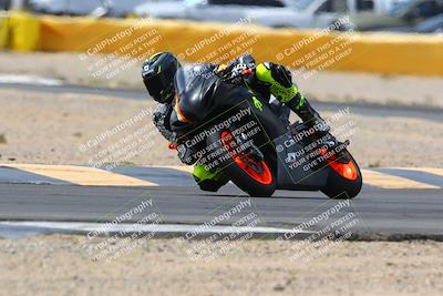 media/Apr-10-2022-SoCal Trackdays (Sun) [[f104b12566]]/Turn 2 (1135am)/